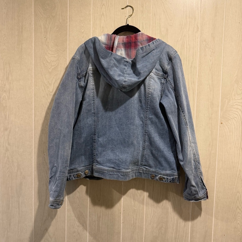 Maurice’s Blue Denim Jacket with Red Plaid Lining- XL - Picture 4 of 4